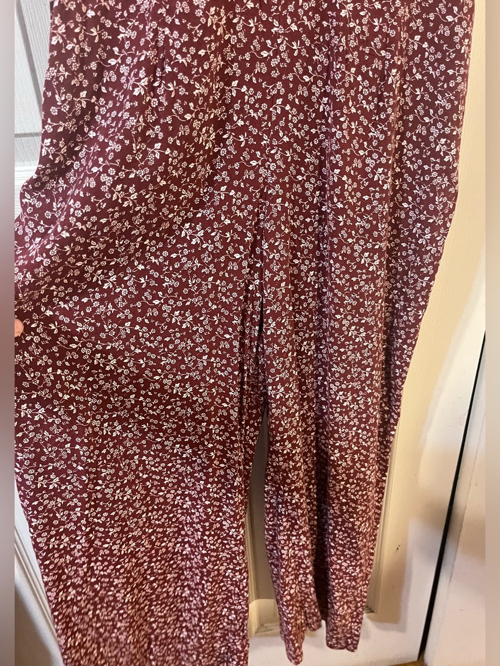 Abercrombie & Fitch Floral Jumpsuit Mauve/White Flowy Wide Leg Tie Back Zip (S) - Picture 2 of 7